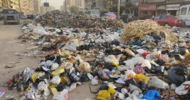 شكوى من تراكم القمامة فى منطقة بهتيم بشبرا الخيمة.. والمحافظة تستجيب 