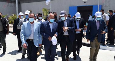 رئيس الوزراء يتفقد ميناء العين السخنة 