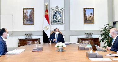 توجيهات مهمة للرئيس السيسي لمشروعات النقل.. انتقاء أفضل كوادر خريجى كليات الهندسة والتكنولوجيا للعمل بالسكة الحديد.. تنفيذ منظومة النقل الذكى ATS على المحاور والطرق.. إنشاء ميناء المكس بين الإسكندرية والدخيلة