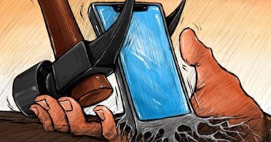 كاريكاتير اليوم.. الهواتف المحمولة تتشعب كالجذور فى الإنسان