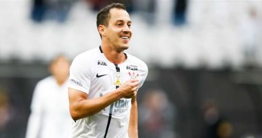 فيفا يهدد بحرمان كروزيرو البرازيلي من إبرام تعاقدات صيفية بسبب شكوى بيراميدز