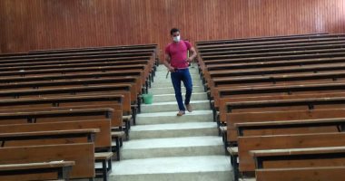 جامعة المنيا تستعد لامتحانات الفصل الدراسى الثانى بتعقيم اللجان.. صور