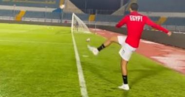 بيكهام يستعرض بالكرة في تدريبات الأولمبي ويسجل هدفا من ضربة ركنية.. فيديو