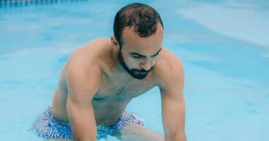 أفشة يواصل برنامجه التأهيلي بتدريبات داخل حمام سباحة.. صور