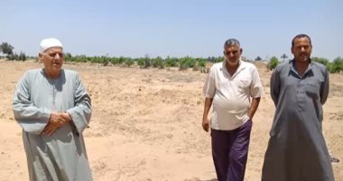 العثور على كنز بـ 100 مليون جنيه فى أرض فلاح بالشرقية.. شوف عمل أيه.. لايف