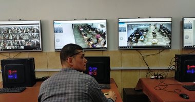 لو المراقب مخدش باله الكاميرا هتجيبك.. شاهد طرق ضبط الغش بامتحانات جامعة عين شمس