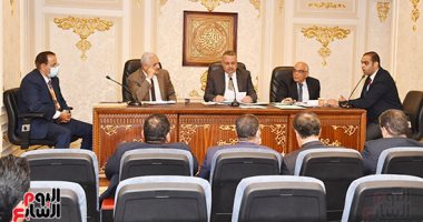 24 اقتراحا برغبة أمام لجنة "شكاوى النواب" لتنفيذ مشروعات خدمية وتنموية.. طلبات بإحلال وتجديد وإنشاء مدارس ومكاتب بريد ومراكز شباب.. إقامة محطات مياه شرب وصرف صحى.. واقتراحات بشأن اشتراطات البناء وشبكات التليفون