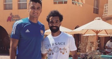 جلسة تصوير لمحمد صلاح مع لاعبي الجونة على هامش إجازته فى مصر