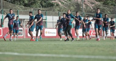 صور .. وصلة هزار أجاى وسعد  و ظهور الشباب أبرز ملامح تدريب الأهلى