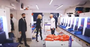 ماكرون يزور معسكر فرنسا ويتناول الغداء مع اللاعبين قبل انطلاق اليورو.. فيديو