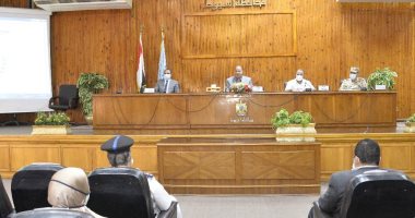استبدال أتوبيسات خط سير أسيوط الجديدة - موقفى نزلة عبداللاه والشادر بميكروباصات