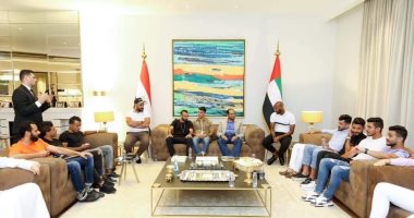 سفير الإمارات فى جلسة مع عدد من لاعبى الأهلي والزمالك.. صور 