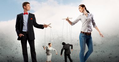 ماتنخدعش بالمظاهر.. اعرف يعنى إيه ابتزاز عاطفى وإزاى تحمى نفسك منه