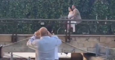 زفة محمد فراج وبسنت شوقي على طريقة عبد الحليم وشادية .. صور