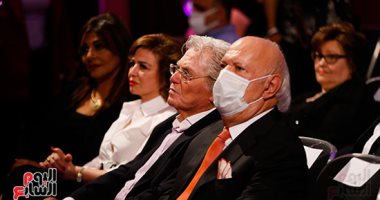 حفل توزيع جوائز مهرجان المركز الكاثوليكى بحضور حسين فهمى وإلهام شاهين.. فيديو