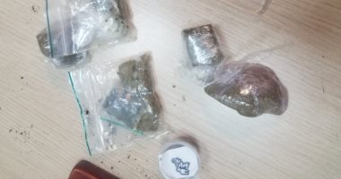 ضبط حشيش داخل أكياس "بن" مع راكب أجنبى بمطار القاهرة