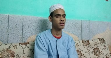 حرمه الله من البصر ووهبه حلاوة الصوت.. لقاء مع منشد كفيف صاحب صوت ذهبى بقنا
