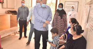 محافظ أسيوط يطمئن على العمل بمركز الرعاية الصحية الأولية بالقوصية