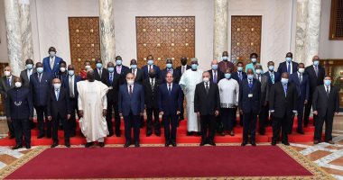 الرئيس السيسي يستقبل رؤساء المحاكم الدستورية والعليا الأفارقة.. ويؤكد: مصر منارة الإسلام الوسطى وحاربنا الارهاب بالتوازى مع جهود التنمية الشاملة.. ومستعدون لمساندة الدول الأفريقية التى تعانى ويلات تلك الظاهرة