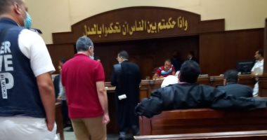  أول ظهور لمستريح الشرقية داخل المحكمة الاقتصادية بعد القبض عليه.. صور