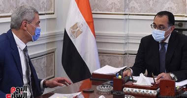 رئيس الوزراء يبحث استعدادات تنظيم مؤتمر الرعاية الصحية بأفريقيا والشرق الأوسط.. صور