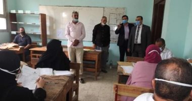 وكيل تعليم المنوفية يزور لجان تصحيح أوراق الشهادة الإعدادية .. صور