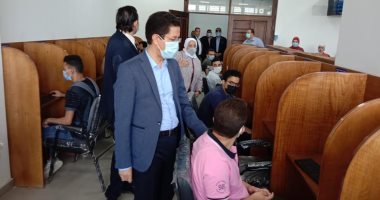 القائم بأعمال رئيس جامعة بنها يتابع امتحانات الحقوق والتمريض والمركز الإلكتروني