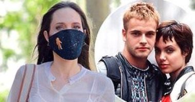 وسط معركتها مع براد بيت.. هل عادت انجلينا جولي لزوجها السابق جوني لي ميلير؟