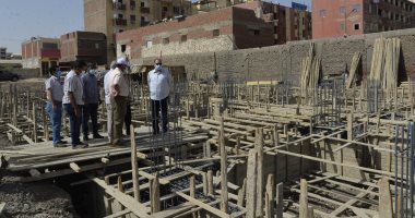 محافظ أسيوط يتفقد إنشاء مدرسة 30 يونيو الرسمية بحى غرب ويزور مدرسة الجهاد الإبتدائية
