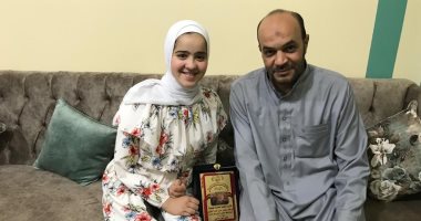 نورهان عباس منشدة من الغربية تبدع فى الإنشاد والابتهالات.. فيديو لايف
