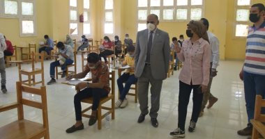 رئيس جامعة الأقصر يواصل جولاته التفقدية لمتابعة سير الامتحانات.. صور