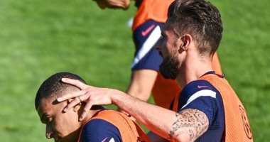 يورو 2020.. مبابي: لا توجد أزمة مع جيرو.. وتجديد العقد غير مهم الآن