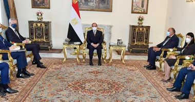 وزير الاقتصاد والمالية الفرنسى ينقل إلى الرئيس السيسى تقدير "ماكرون" للجهود المصرية الأخيرة فى تهدئة الأوضاع فى الأراضى الفلسطينية.. والرئيس: الفرص الاستثمارية مدعومة بعوامل الاستقرار بمفهومه الشامل بمصر