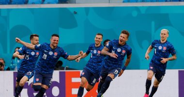 يورو 2020.. سلوفاكيا تتقدم بهدف من النيران الصديقة ضد بولندا "فيديو"