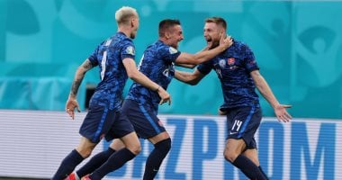 يورو 2020.. سلوفاكيا تتقدم على بولندا 2-1 وأول حالة طرد بالبطولة "فيديو"