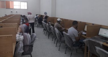 جامعة حلوان تبدأ تطبيق منظومة الاختبارات الإلكترونية بكلية الصيدلة
