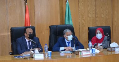 محافظ المنيا يوجه بتخصيص شقة وصرف إعانة عاجلة لشاب مريض