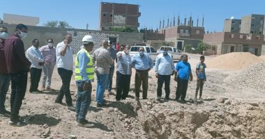 حياة كريمة بأسيوط.. السكرتير المساعد يتفقد مشروعات قرى ديروط .. صور