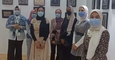 ذوبان المعادن بين الأيادى الناعمة.. شاهد الإبداع النسائى فى الرسم بالألومنيوم