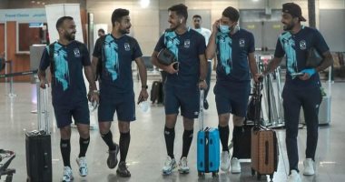 الأهلي يصل مطار القاهرة استعدادًا للسفر إلى تونس 