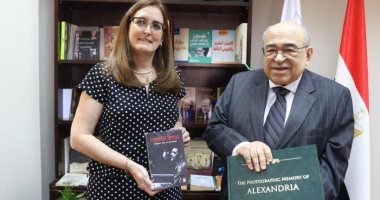 تعرف على لقاء مدير مكتبة الإسكندرية بسفراء دول غينيا وكوبا.. صور