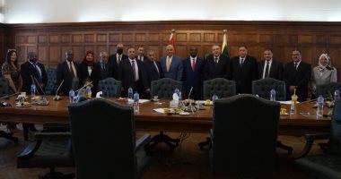 سفير جنوب إفريقيا بالغرفة التجارية بالإسكندرية لبحث سبل التعاون .. تعرف على التفاصيل