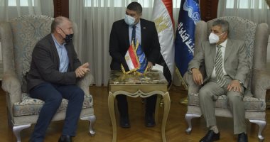الفريق أسامة ربيع يلتقى السفير الأسترالي لبحث سبل التعاون المشترك