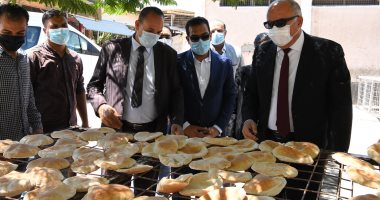 محافظ قنا يشدد على تقديم خبز جيد للمواطنين وتحرير محاضر للمخالفين .. صور