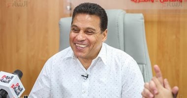 من يرتدى شارة كابتن المنتخب بعد محمد صلاح؟.. حسام البدرى يرد