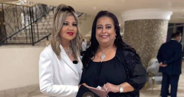 مهرجان الإسماعيلية يكرم الراحلة رجاء الجداوى وابنتها تتسلم الدرع