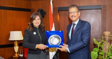 "الهجرة" تكرم اللواء مازن فهمى تكليلا لجهوده فى ملف شئون الجاليات