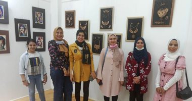 شاهد طالبات كفر الشيخ يبدعن فى صناعة النسيج وإكسسوارات الحلى بالجلد الطبيعى