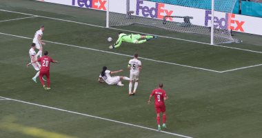 الدنمارك تفاجئ بلجيكا بهدف بالشوط الأول فى يورو 2020.. فيديو