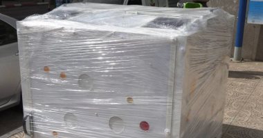 شباب يبتكرون حاوية ذكية للنفايات تعمل بالطاقة الشمسية تضيئ شوارع الجزائر.. صور
